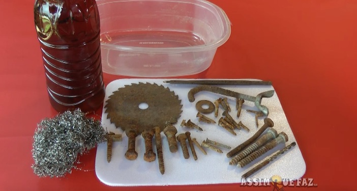 materiais para retirar a ferrugem de metais