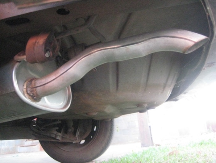 Como trocar o silenciador traseiro do carro tubo de escape