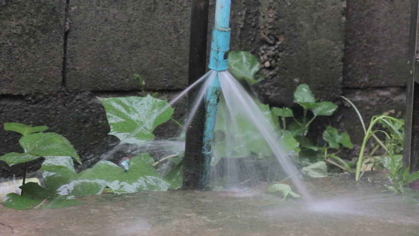 Como Consertar Vazamento de Água no Jardim
