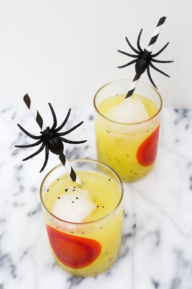 canudinho com aranhas