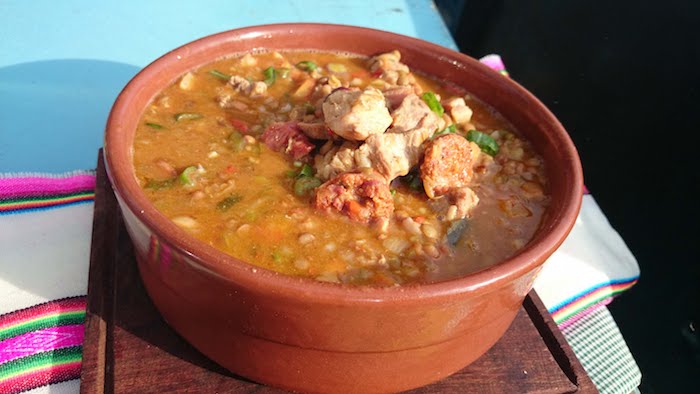 Como tratar panela de barro na primeira vez de uso lentilha na panela de barro
