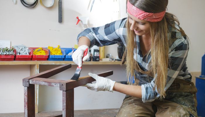Mãos à Obra: Como Transformar Móveis Antigos em Tesouros Renovados pintar movel velho